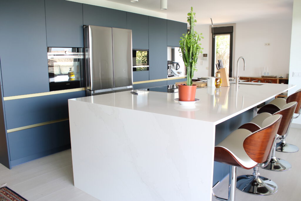 Cocinas Cocirama en Guadarrama: cocina abierta realizada en San Lorenzo de El Escorial